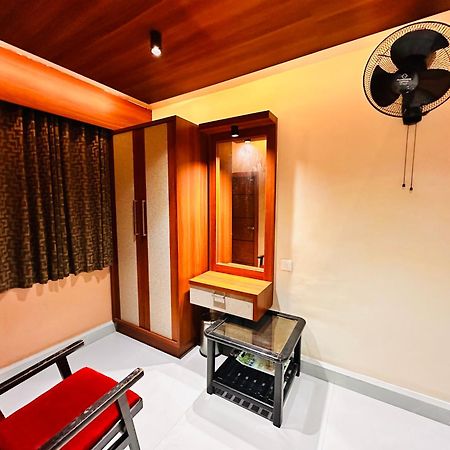 Hotel City Palace Ooty Buitenkant foto