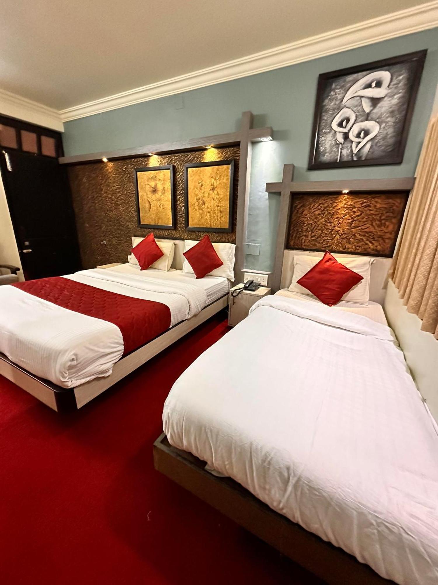 Hotel City Palace Ooty Buitenkant foto