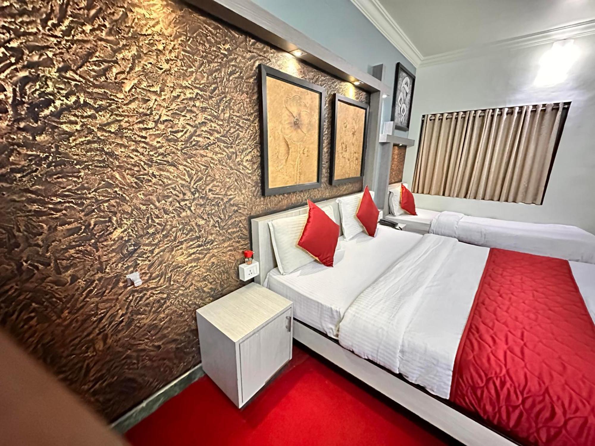 Hotel City Palace Ooty Buitenkant foto