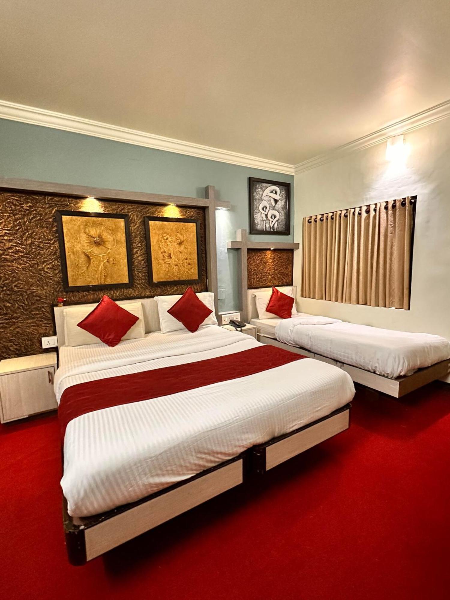 Hotel City Palace Ooty Buitenkant foto